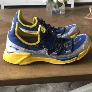 Men’s athletic shoes